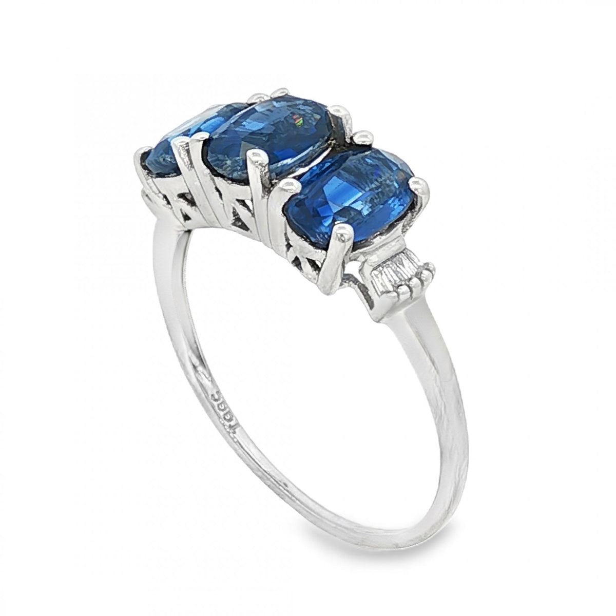 9ct White Gold Sapphire & Diamond Trilogy Ring - Size S - 2.63ct