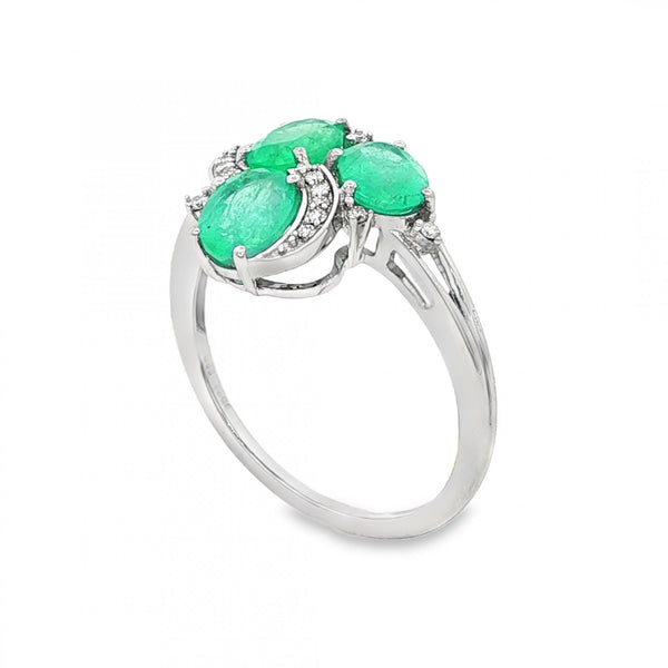 14ct White Gold Oval Emerald & Diamond Cluster Ring - Size S