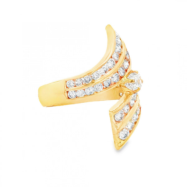18ct Yellow Gold Diamond Twist Ring - Size M - 2.29ct