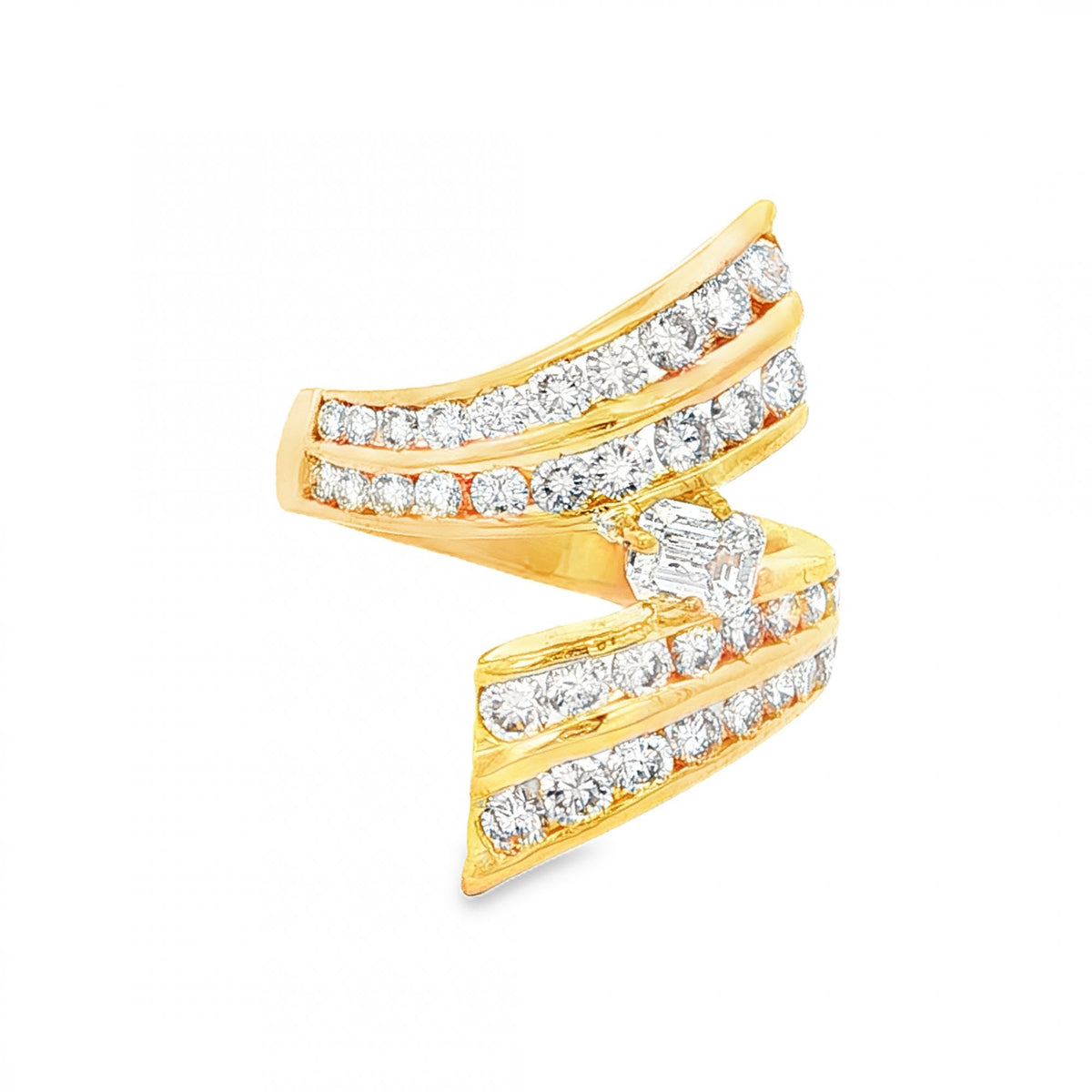 18ct Yellow Gold Diamond Twist Ring - Size M - 2.29ct