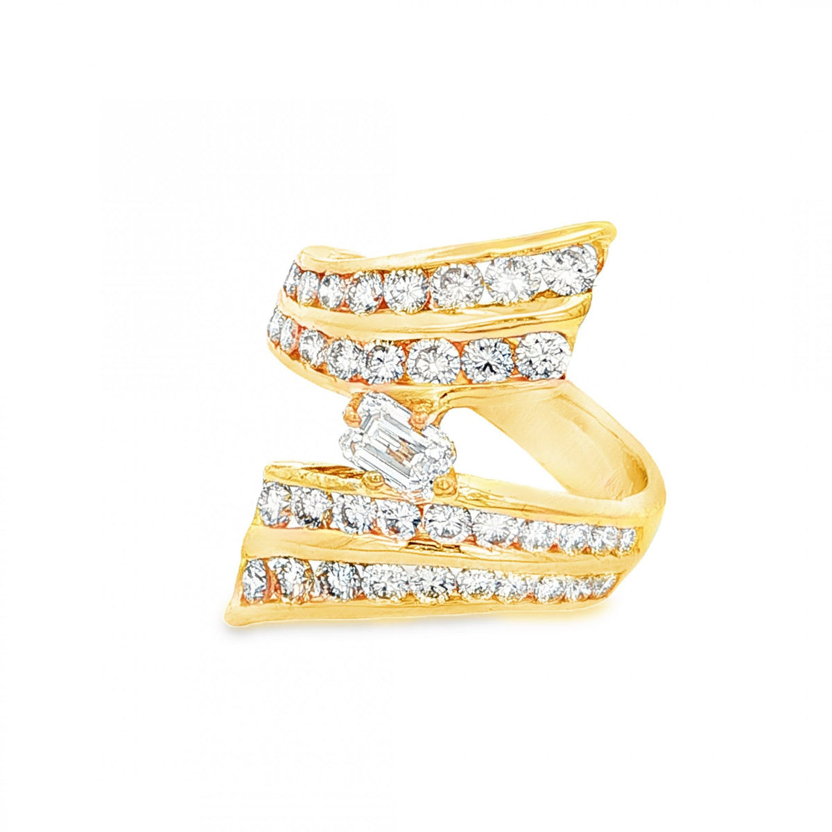 18ct Yellow Gold Diamond Twist Ring - Size M - 2.29ct