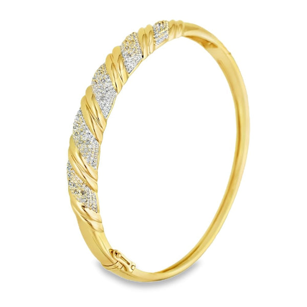 9ct Yellow Gold Diamond Bangle - 17.5cm - 12.8g - 0.46ct