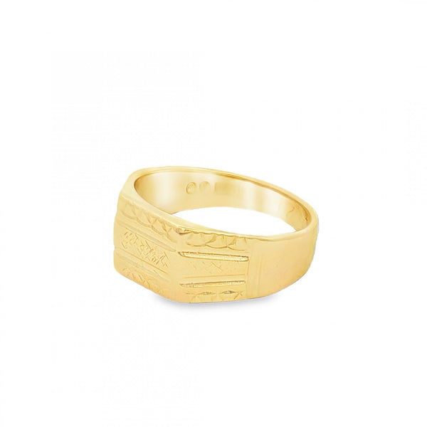 9ct Yellow Gold Rectangular Engraved Signet Ring - Size K½ - 8mm