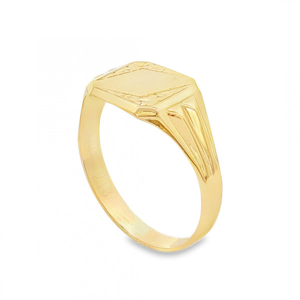 9ct Yellow Gold Diamond-Engraved Signet Ring - Size V - 11mm