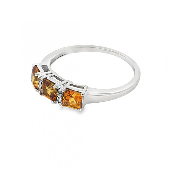 9ct White Gold Citrine & Diamond Trilogy Ring - Size S - 2.4g
