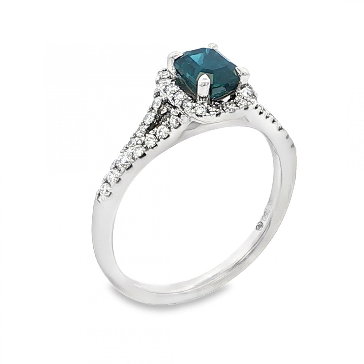 18ct White Gold Sapphire & Diamond Cluster Ring -Size I½ -0.40ct