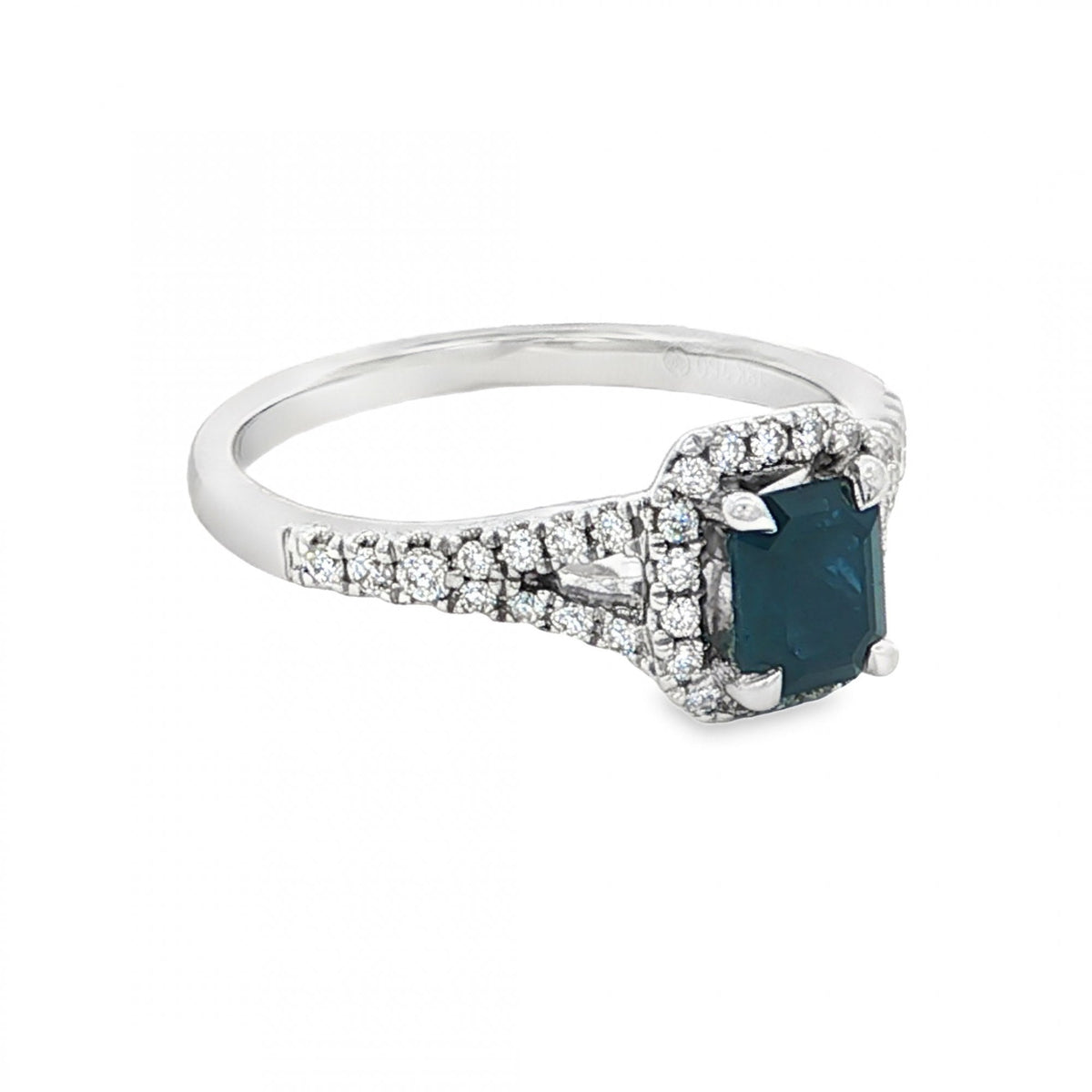 18ct White Gold Sapphire & Diamond Cluster Ring -Size I½ -0.40ct