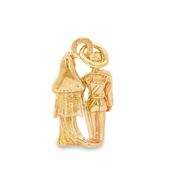 9ct Yellow Gold Bride & Groom Pendant - 9x17x5mm - 1.9g