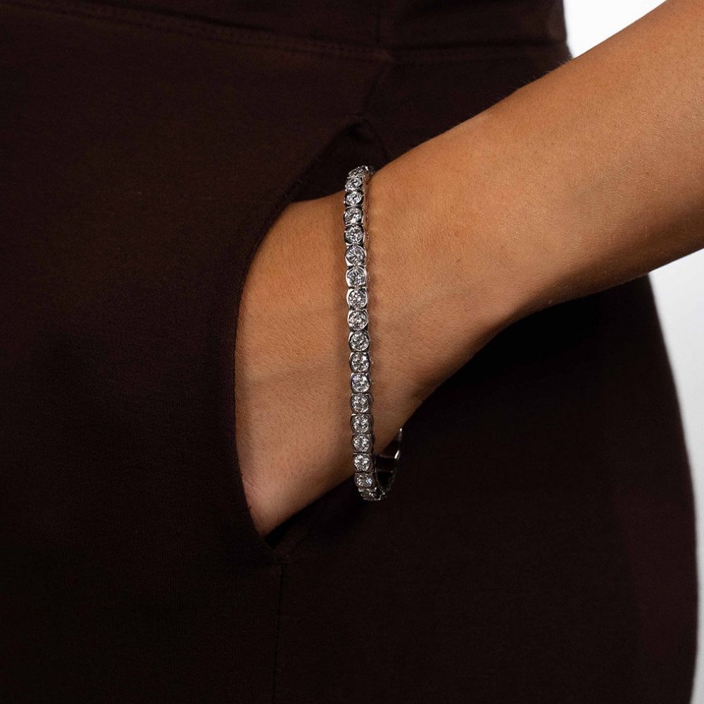 18ct White Gold Diamond Tennis Bracelet - 8.5" - 35.9g - 10.95ct