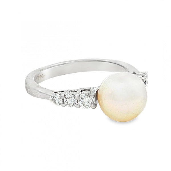 18ct White Gold Pearl & Diamond Ring - Size M - 0.30ct