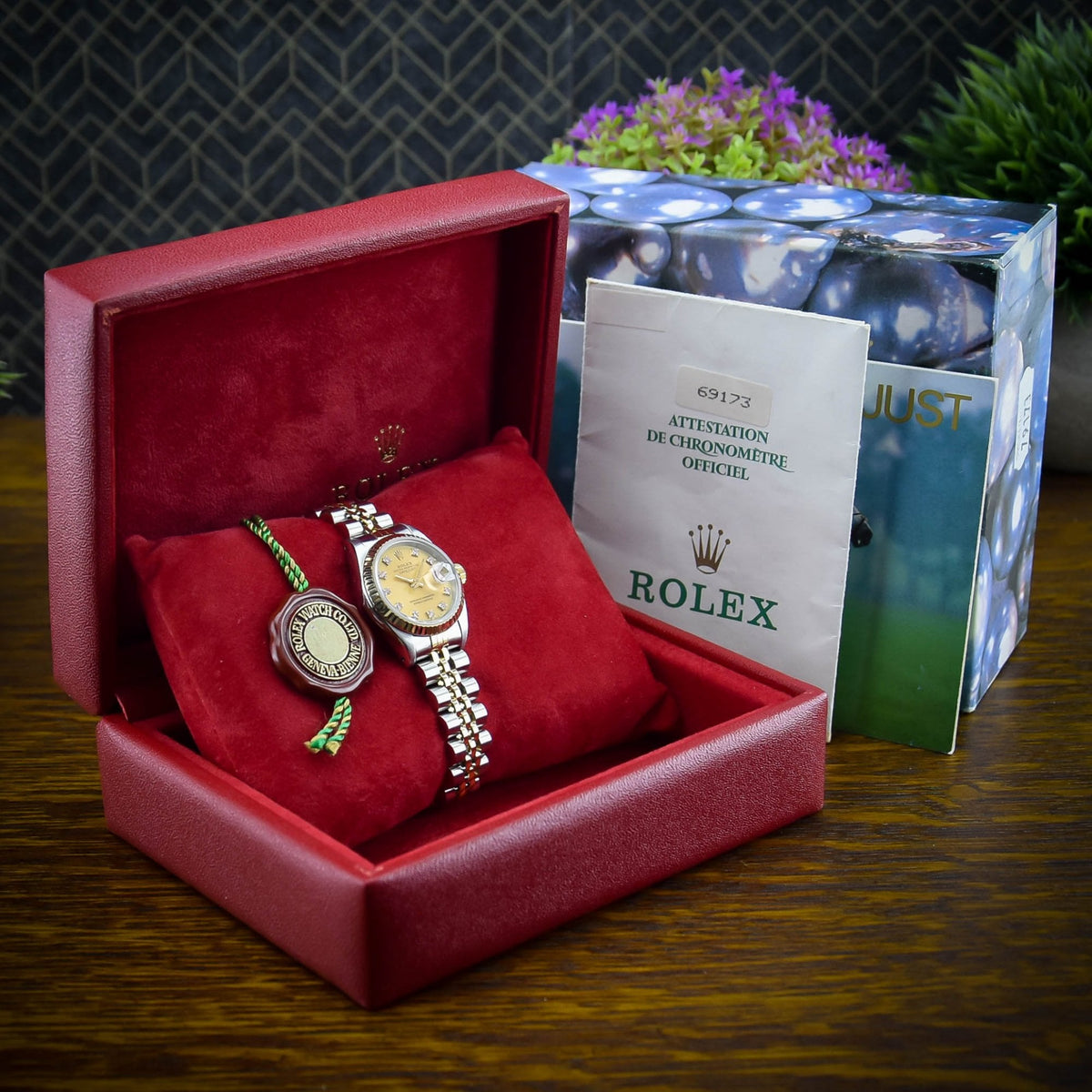 Lady-Datejust 69173 – Champagne Diamond Dot Dial – 1992