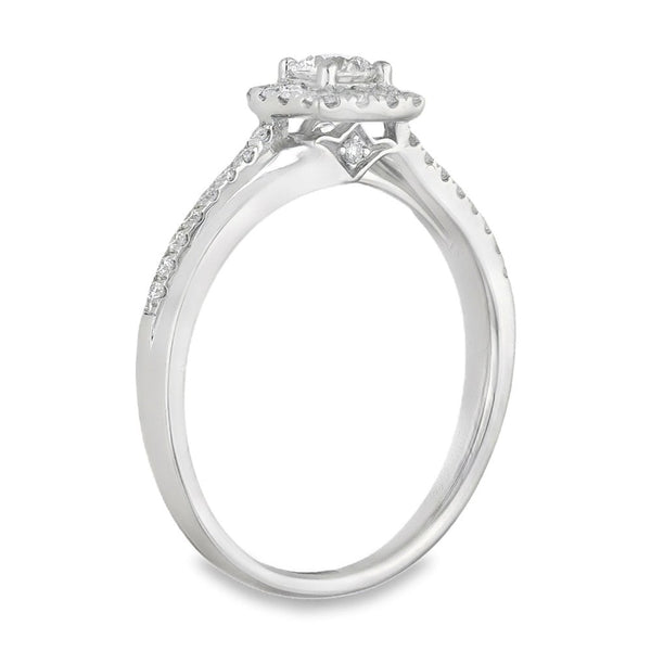 950 Platinum Diamond Cluster Ring - Size Q - 0.57ct