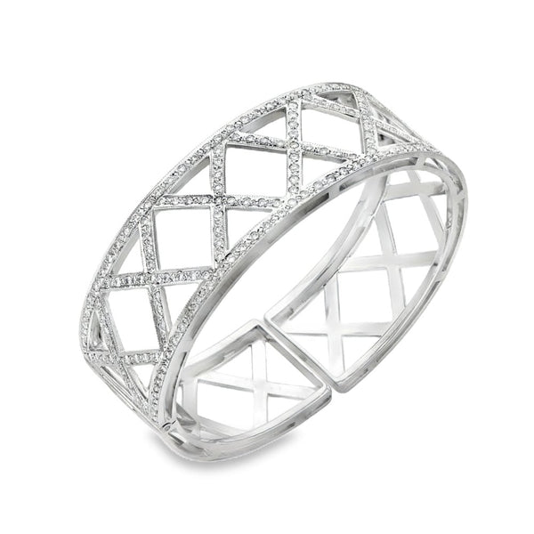 18ct White Gold Diamond Cross Bangle - 16.5cm - 2.61ct