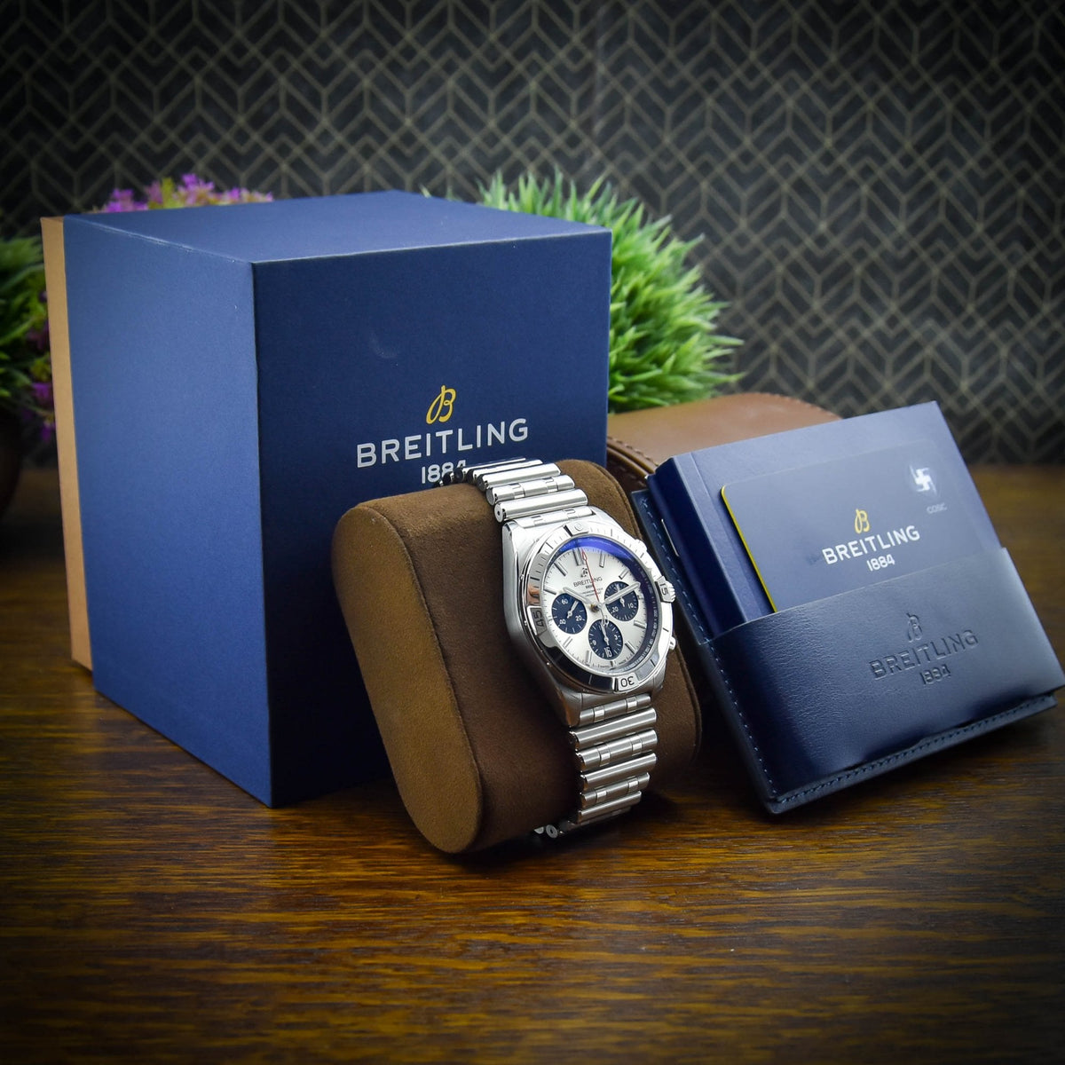 Chronomat B01 42 – Silver Chronograph Dial – Steel Bezel – 2026