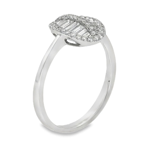 18ct White Gold Diamond Oval Cluster Ring - Size M - 0.51ct