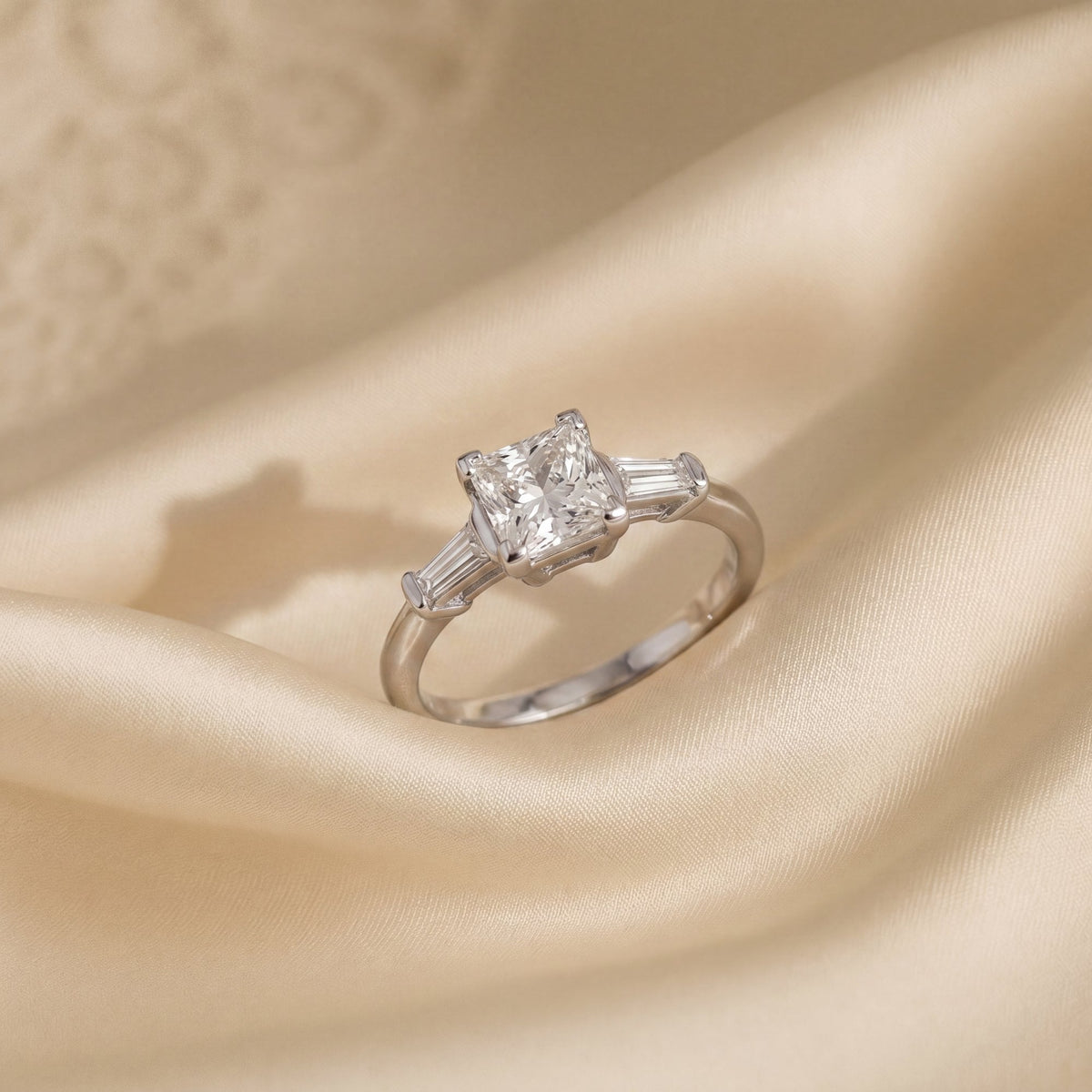 950 Platinum Diamond Engagement Ring - Size H½ - 0.95ct