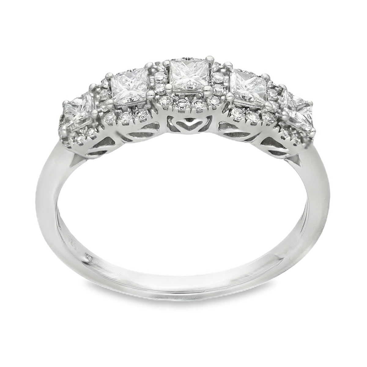 14ct White Gold Diamond Halo Cluster Ring - Size P - 0.64ct