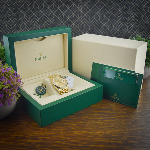 Day-Date 228238 - 18ct Gold - Champagne Dial - 2020