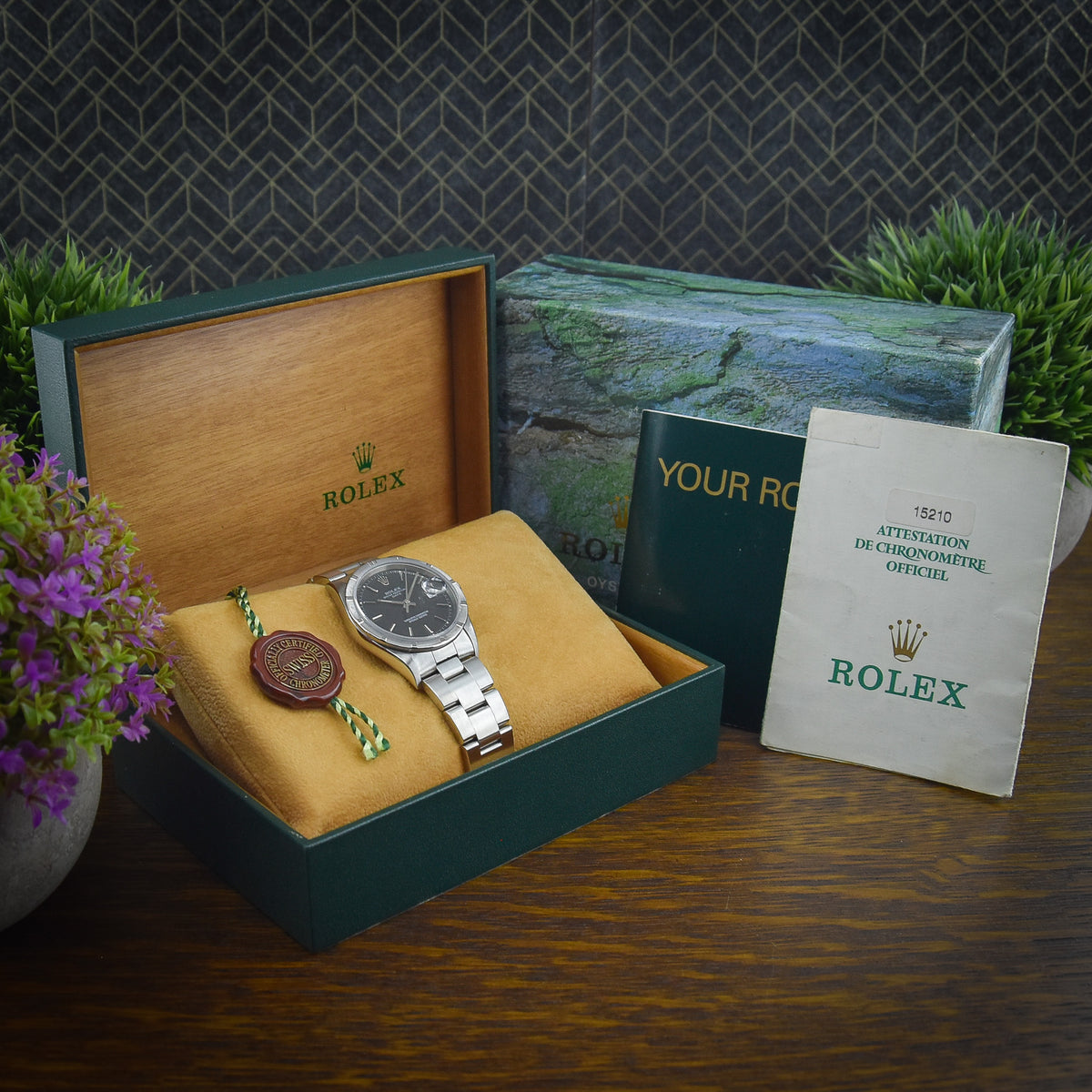 Oyster Perpetual Date 15210 - Black Dial - 2001