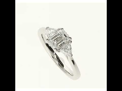 Ladies Platinum Emerald & Trilliant Cut Diamond Ring - 1.41ct